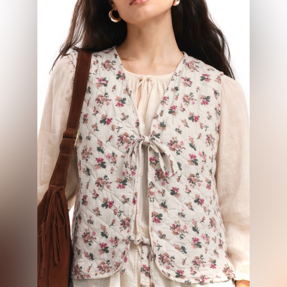 Quilted Floral Vest - Pink and White Pattern